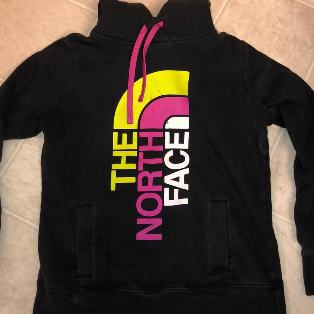 Sz Medium NorthFace sweatshirt